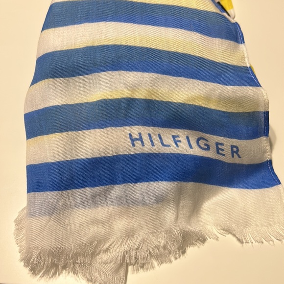 Tommy Hilfiger Multicolor Scarf Wrap - Picture 2 of 5